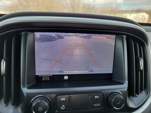 Used 2020 Chevrolet Colorado LT w/ Colorado RST Special Edition image 20