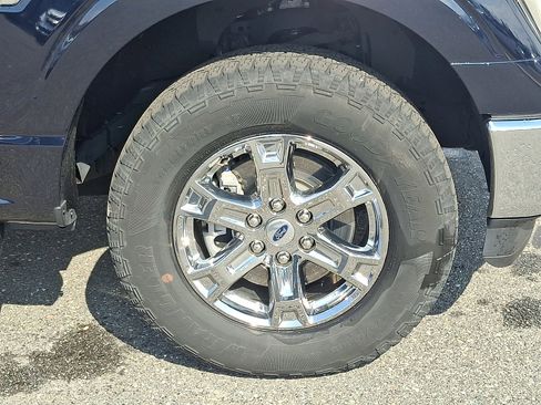 Used 2022 Ford F150 Lariat w/ Equipment Group 502A High image 9