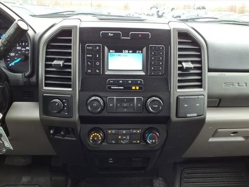 Used 2020 Ford F250 XL w/ Power Equipment Group image 10