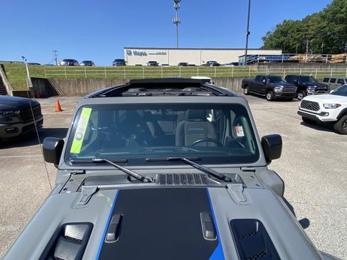Used 2023 Jeep Wrangler Unlimited Rubicon 4xe w/ Cold Weather Group AWD/4WD image 27