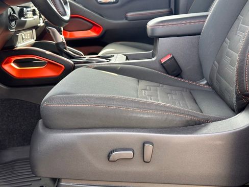 Used 2022 Nissan Frontier PRO-4X w/ Technology Package image 25