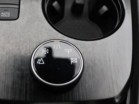 Used 2023 Nissan Rogue SV w/ SV Premium Package image 25