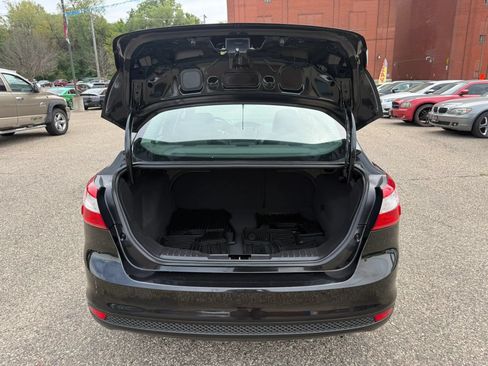 Used 2014 Ford Focus SE w/ Equipment Group 201A FWD image 11
