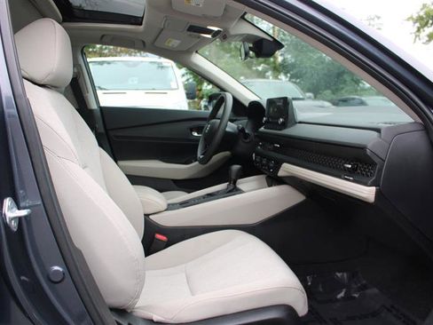 Used 2023 Honda Accord EX image 12