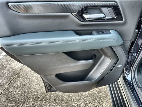 New 2026 GMC Yukon AT4 w/ AT4 Premium Plus Package AWD/4WD image 15