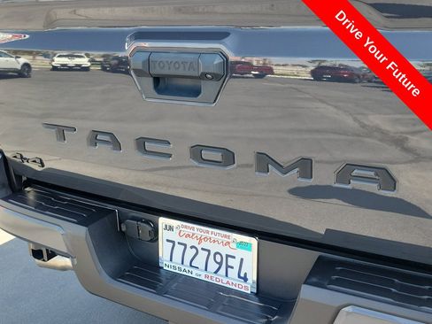 Used 2025 Toyota Tacoma TRD Sport AWD/4WD image 27