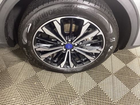 Used 2022 Ford Escape SE w/ SE Sport Appearance Package image 7