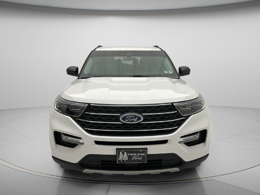 Used 2023 Ford Explorer XLT w/ Equipment Group 202A AWD/4WD image 2