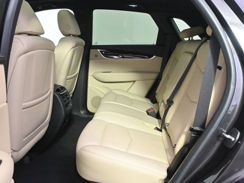 Used 2018 Cadillac XT5 Premium Luxury AWD/4WD image 21