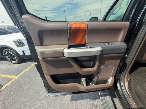 Used 2015 Ford F150 King Ranch w/ Equipment Group 601A Luxury AWD/4WD image 17