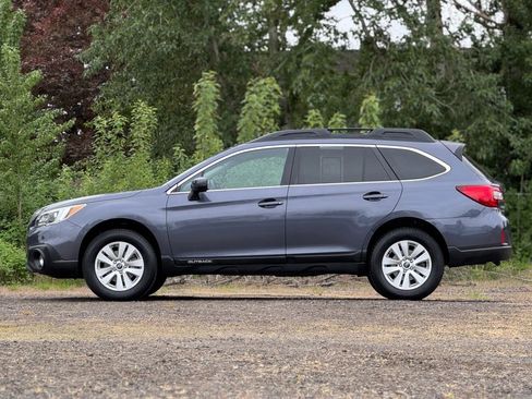 Used 2015 Subaru Outback 2.5i Premium AWD/4WD image 4