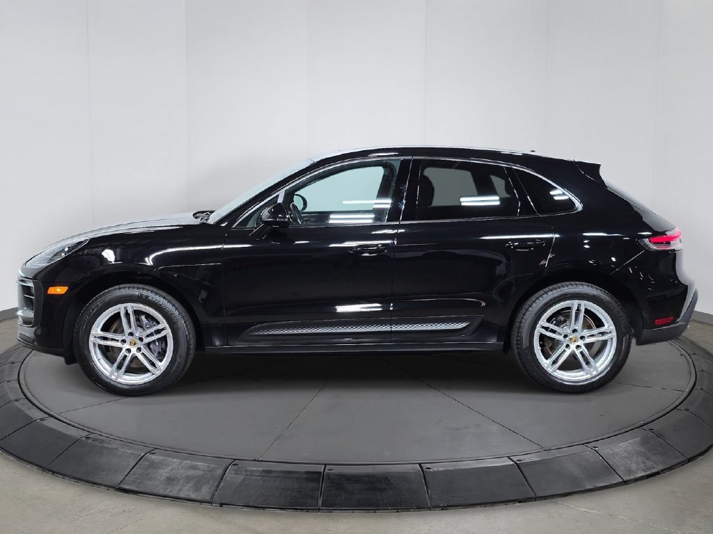 Certified 2023 Porsche Macan AWD/4WD image 2