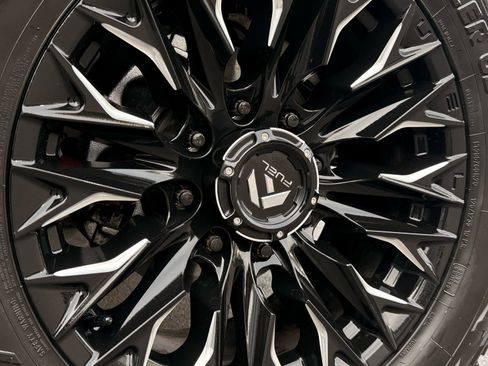 Used 2024 GMC Sierra 2500 Denali Ultimate image 16