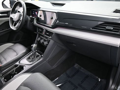 Used 2022 Volkswagen Taos SEL w/ Panoramic Sunroof Package image 45