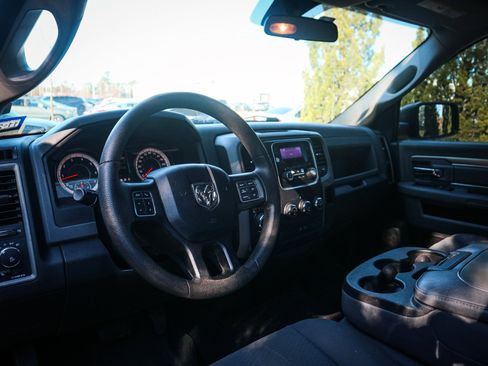 Used 2017 RAM 1500 Express image 25