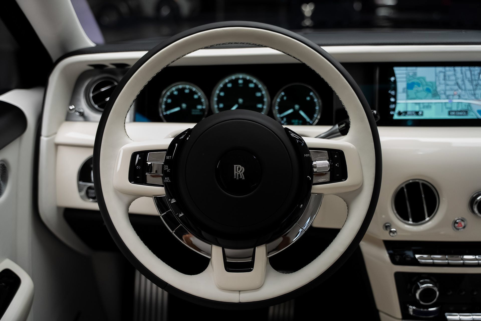 Used 2024 Rolls-Royce Phantom Extended Wheelbase RWD image 42
