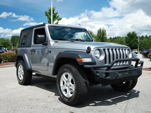 Used 2019 Jeep Wrangler Sport AWD/4WD image 3