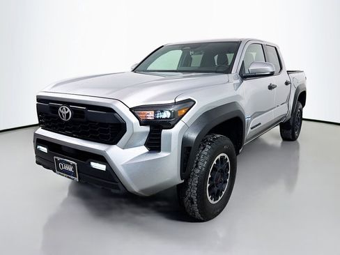 Used 2024 Toyota Tacoma TRD Off-Road image 3