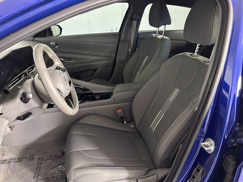 Used 2023 Hyundai Elantra SEL w/ Convenience Package image 11