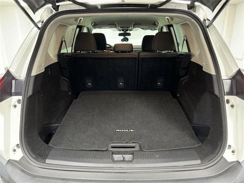 Used 2023 Nissan Rogue S image 25