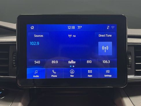 Used 2024 Ford Explorer XLT w/ Equipment Group 202A AWD/4WD image 33