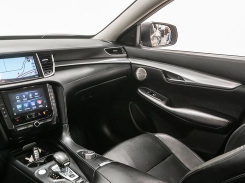 Used 2019 INFINITI QX50 Essential w/ Premium Audio Package AWD/4WD image 12