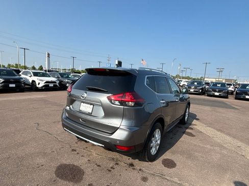 Used 2020 Nissan Rogue SV AWD/4WD image 5