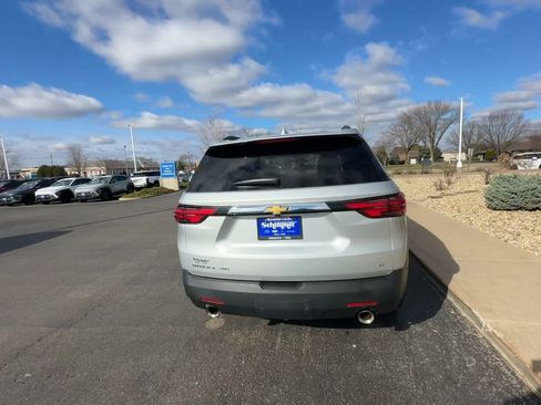 Used 2022 Chevrolet Traverse LT image 7