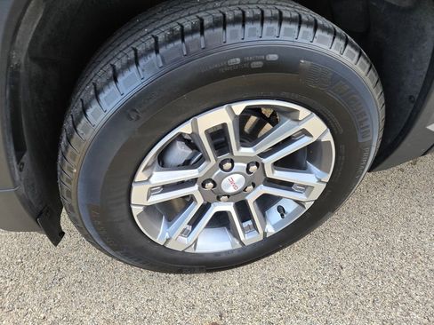 New 2025 GMC Terrain Elevation w/ Technology Package II image 32