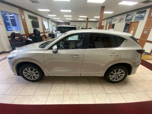 Used 2025 MAZDA CX-5 AWD 2.5 S w/ Preferred Package image 2