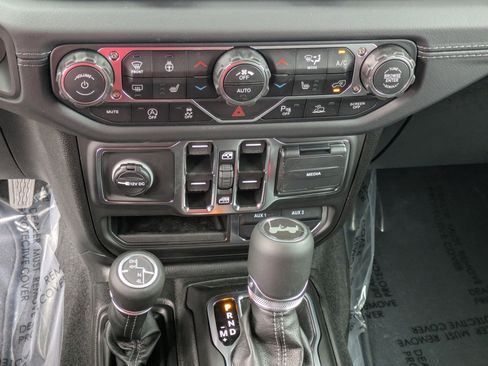 New 2026 Jeep Wrangler Unlimited Sahara AWD/4WD image 21