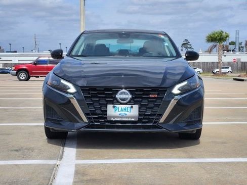 Used 2025 Nissan Altima 2.5 SR image 2