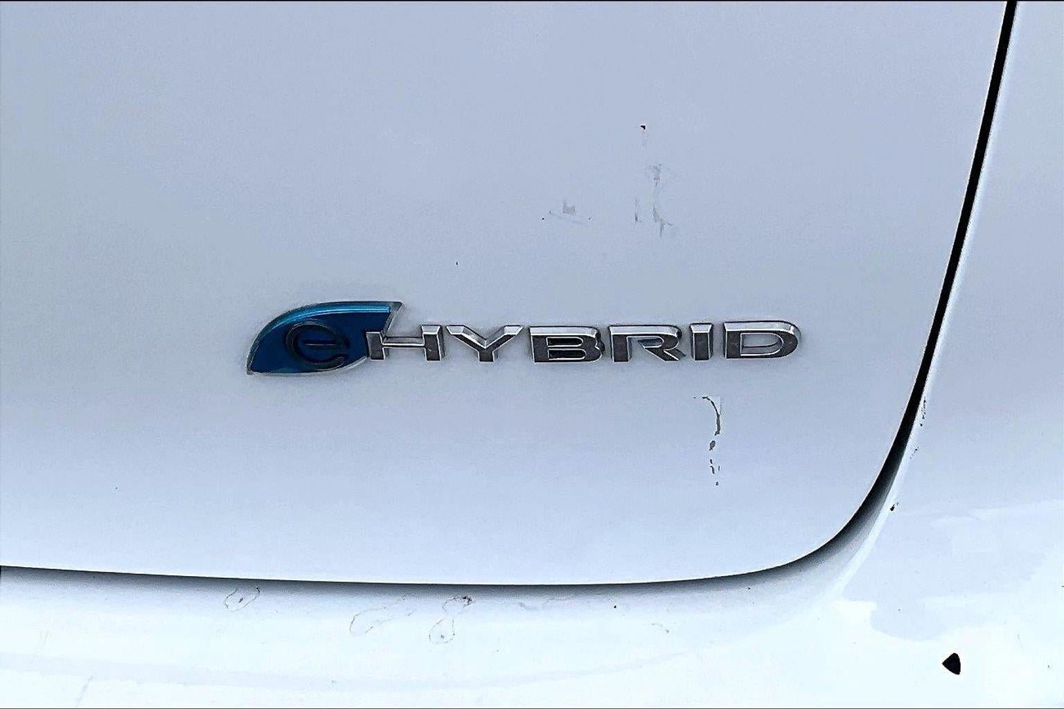 Used 2021 Chrysler Pacifica Limited w/ Uconnect Theater Family Group FWD image 7