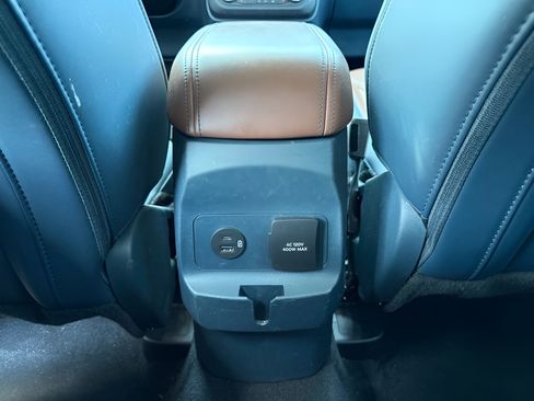 Used 2024 Ford Maverick Lariat AWD/4WD image 12