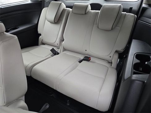 New 2026 Honda Odyssey Touring image 7