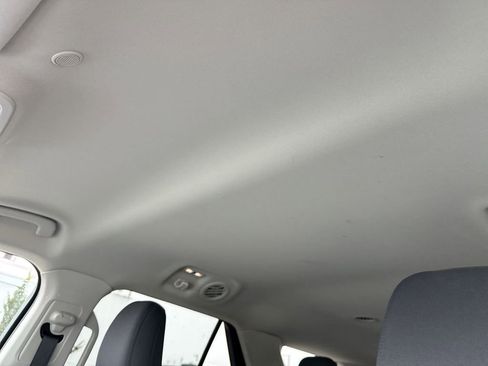 Used 2025 Ford Explorer Active AWD/4WD image 22