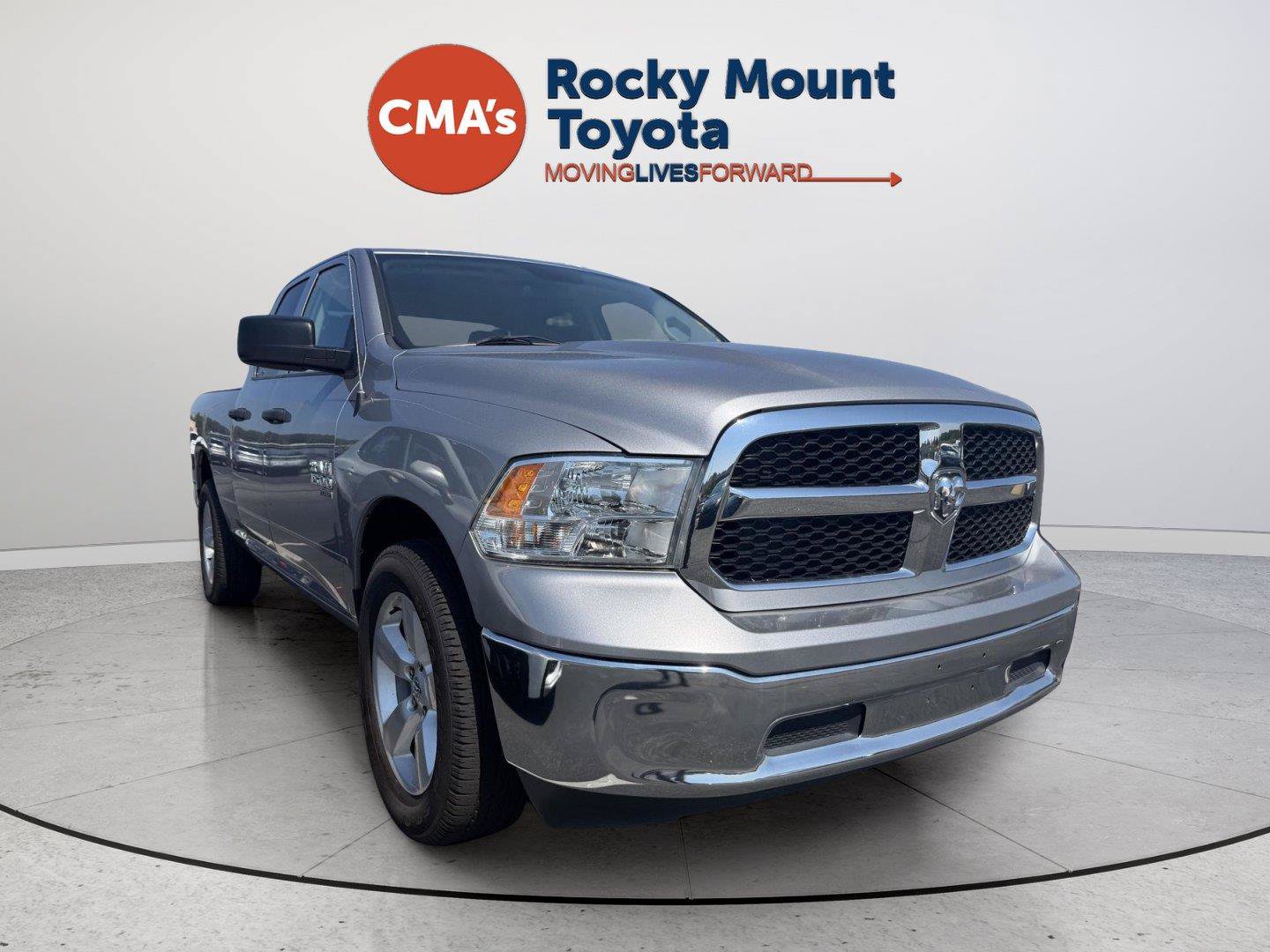 Used 2024 RAM 1500 Classic SLT AWD/4WD image 3