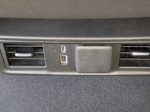 Used 2025 GMC Sierra 1500 SLT RWD image 15