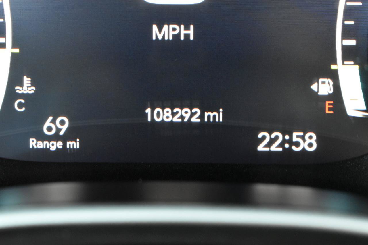 Used 2022 Chrysler Pacifica Touring-L FWD image 18