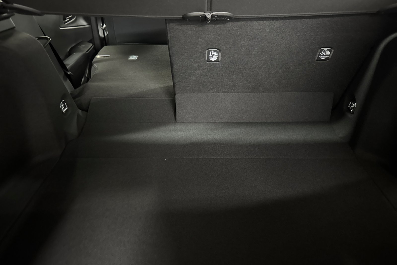 New 2027 Toyota Prius LE FWD image 18