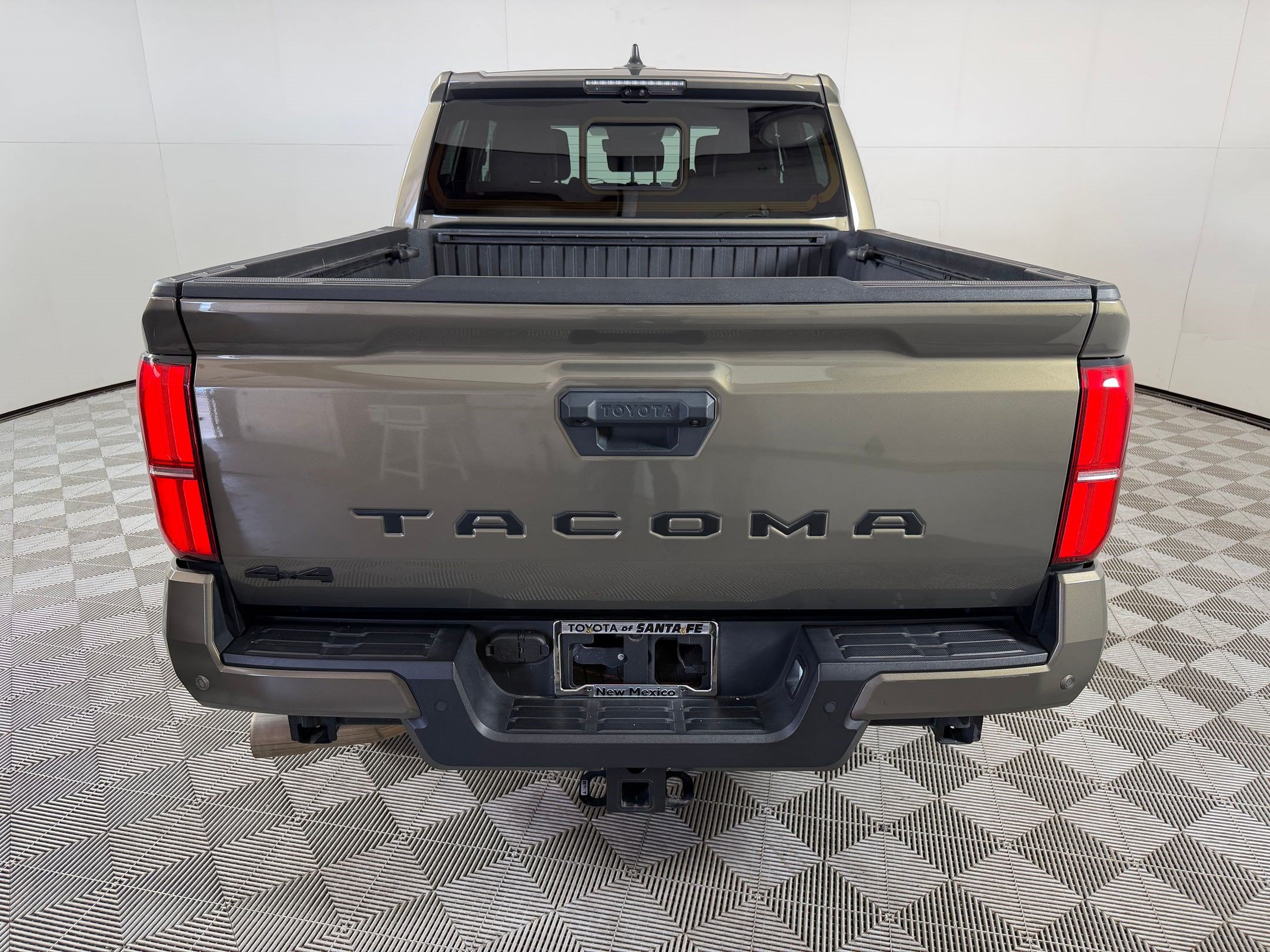 Used 2024 Toyota Tacoma TRD Off-Road w/ TRD Off Road Premium Package AWD/4WD image 10