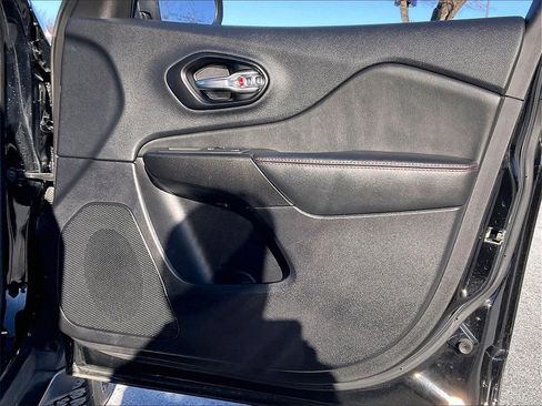 Used 2022 Jeep Cherokee Trailhawk w/ Premium Leather Package image 11