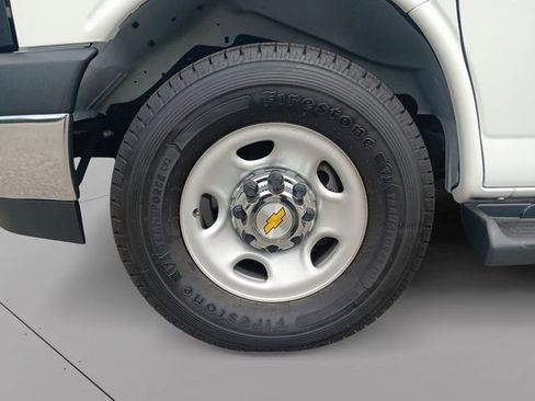 Used 2023 Chevrolet Express 3500 LT w/ LT Preferred Equipment Group RWD image 9