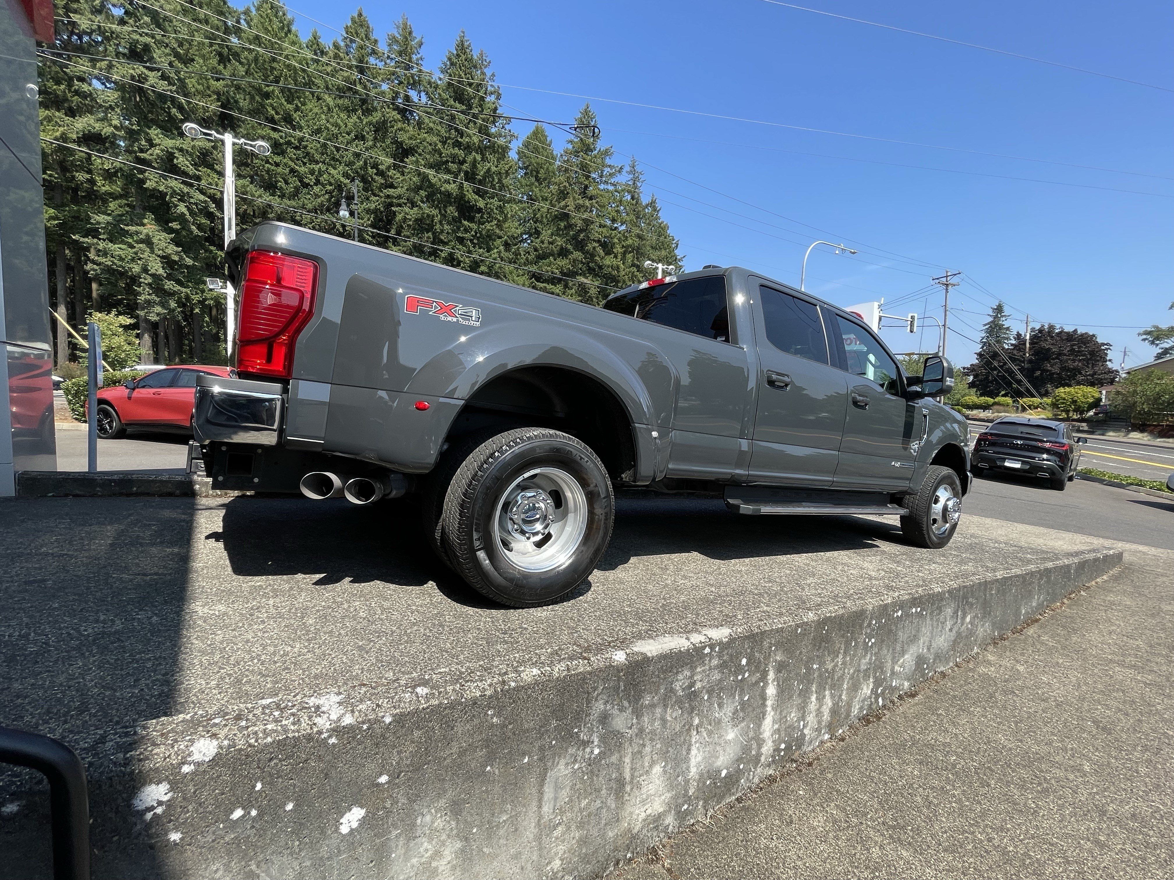 Used 2021 Ford F350 Lariat w/ Lariat Ultimate Package AWD/4WD image 8