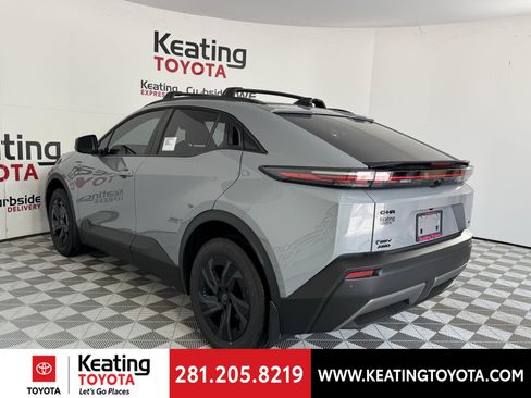 Used 2026 Toyota C-HR AWD/4WD image 10