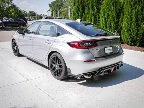 Used 2022 Honda Civic Sport image 8