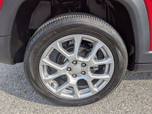 Used 2024 Jeep Compass Latitude image 13