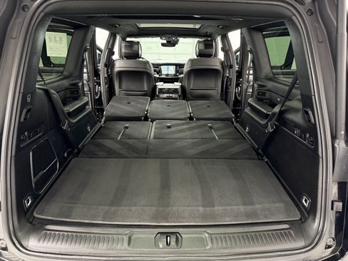 Used 2024 Jeep Wagoneer Series II AWD/4WD image 37
