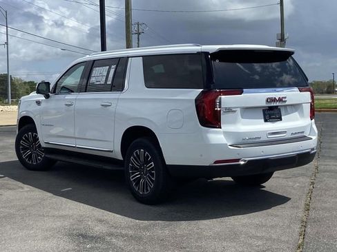 New 2026 GMC Yukon XL Elevation w/ Elevation Premium Package RWD image 4