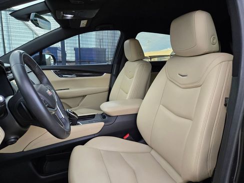 Used 2017 Cadillac XT5 FWD w/ LPO, Wheel Lock Package image 23